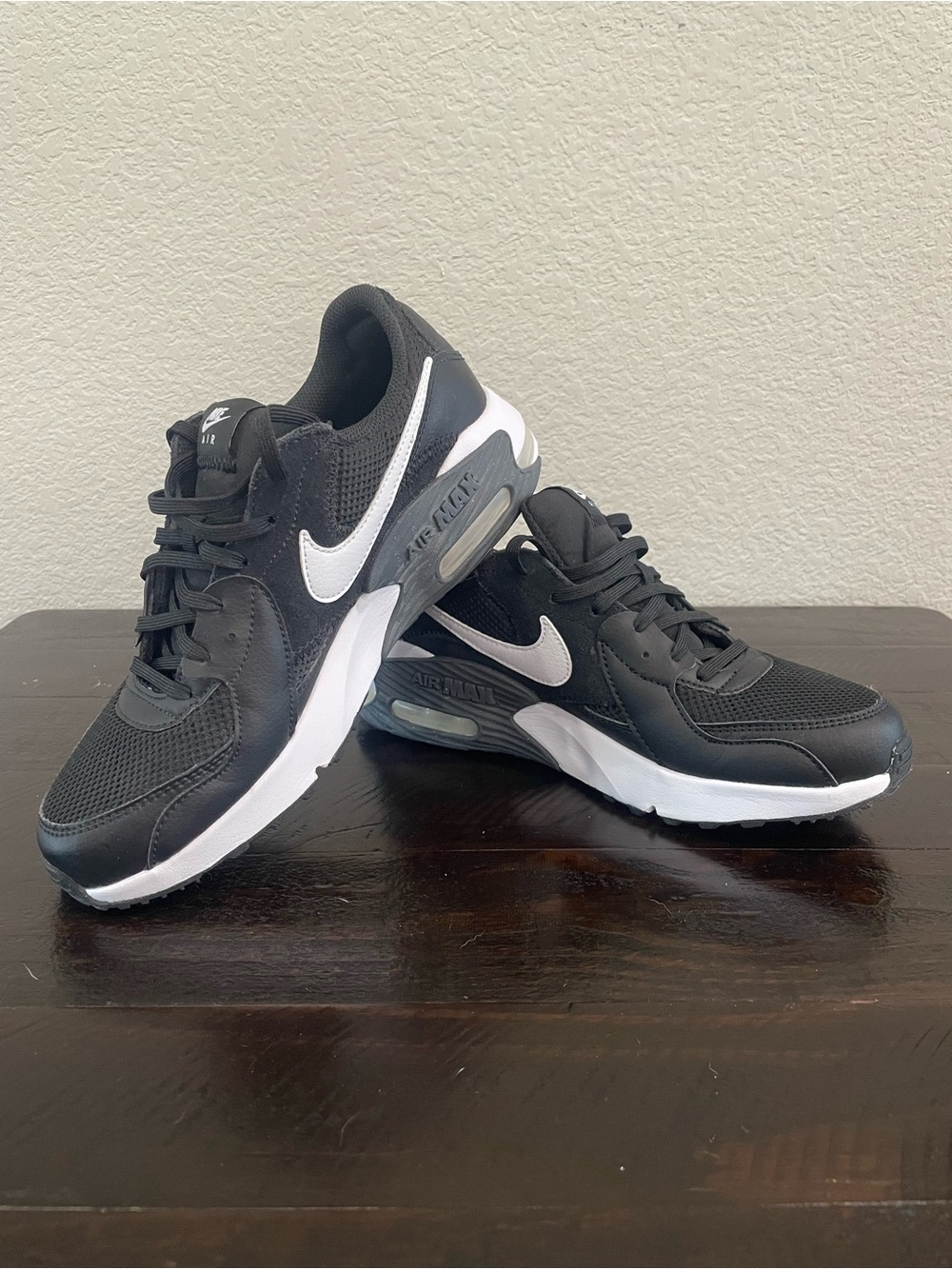 Nike Women's Black and White Air Max Style Athletic Sneakers